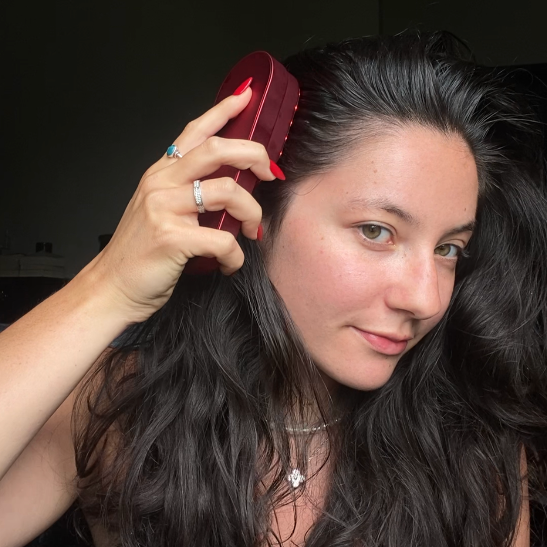Red Light Therapy Hair Brush